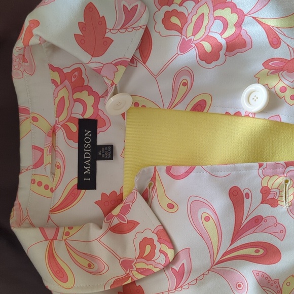 1 Madison Floral Button-Up Coat - Picture 7 of 8